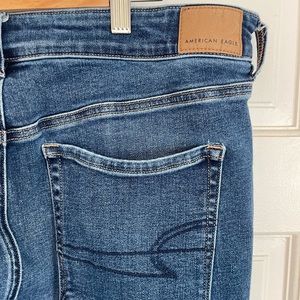 American Eagle distressed stretch jean 18
